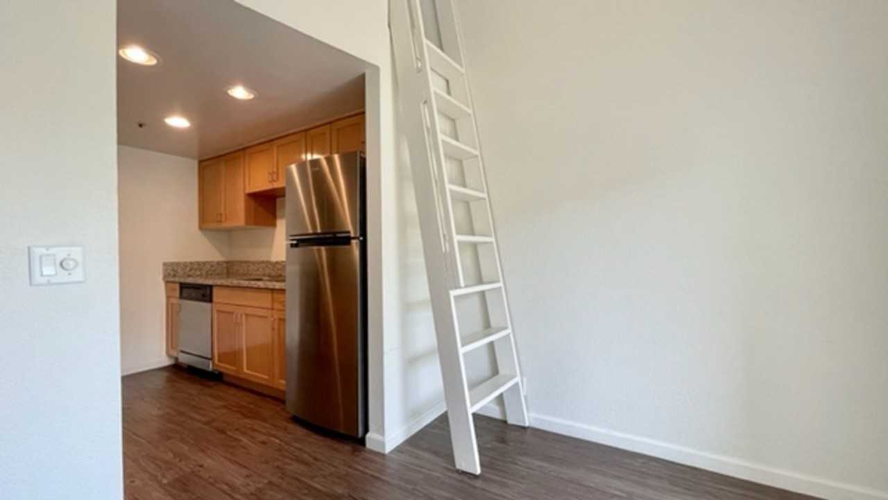 1043 Southwood Dr #H - Photo 7 of 20