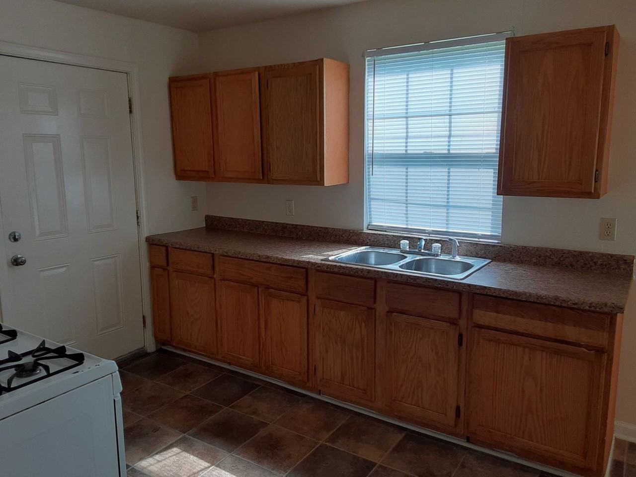 144 Pike Ave - Photo 6 of 10