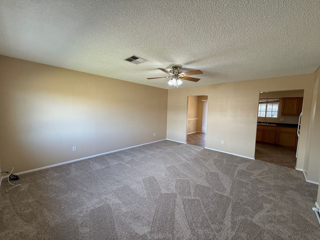 2634 S 30th Dr - Photo 3 of 21