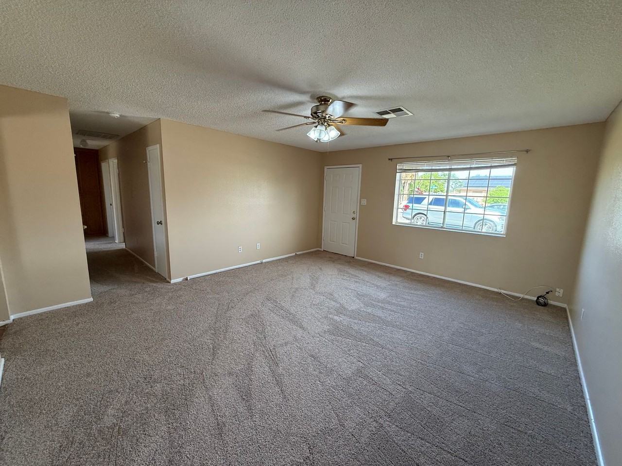 2634 S 30th Dr - Photo 5 of 21