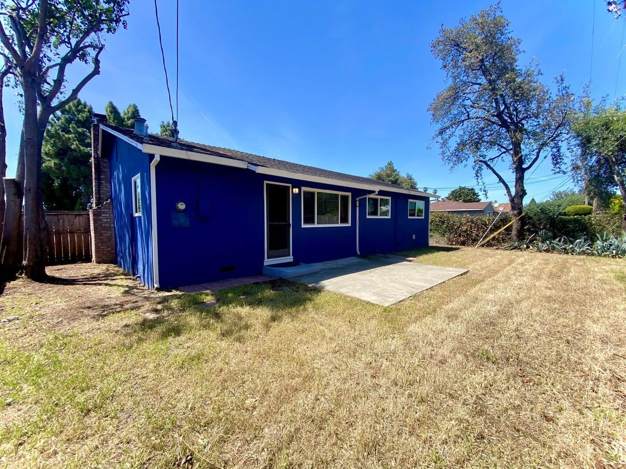 39750 Blacow Rd - Photo 3 of 15