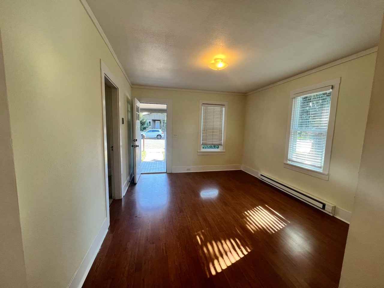 403 S Pearl St - Photo 4 of 24