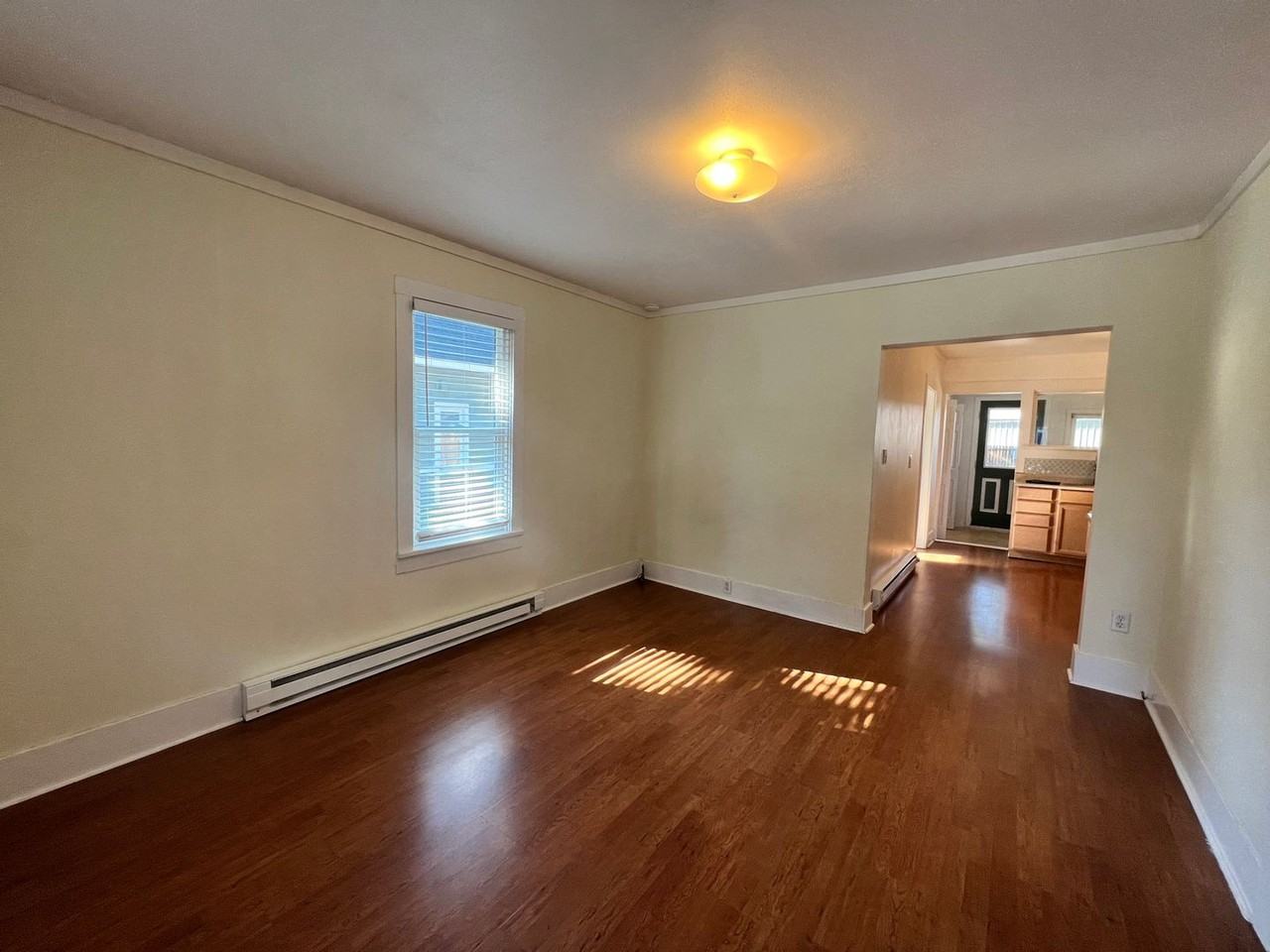 403 S Pearl St - Photo 5 of 24