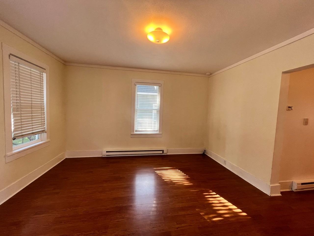 403 S Pearl St - Photo 6 of 24