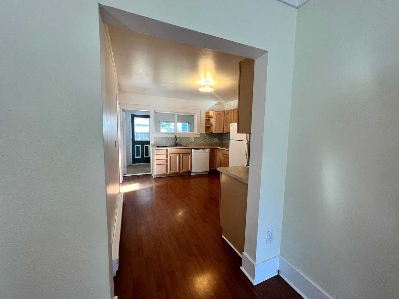 403 S Pearl St - Photo 7 of 24