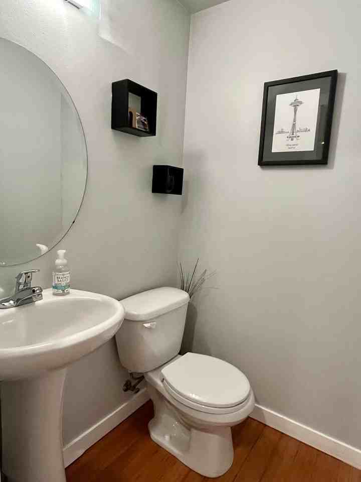 723 N 94th St - Photo 4 of 16