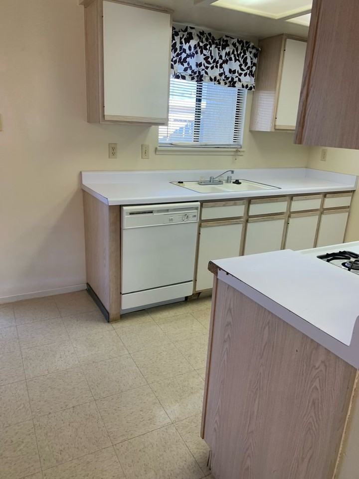 121 Parkview Ave #C - Photo 4 of 7