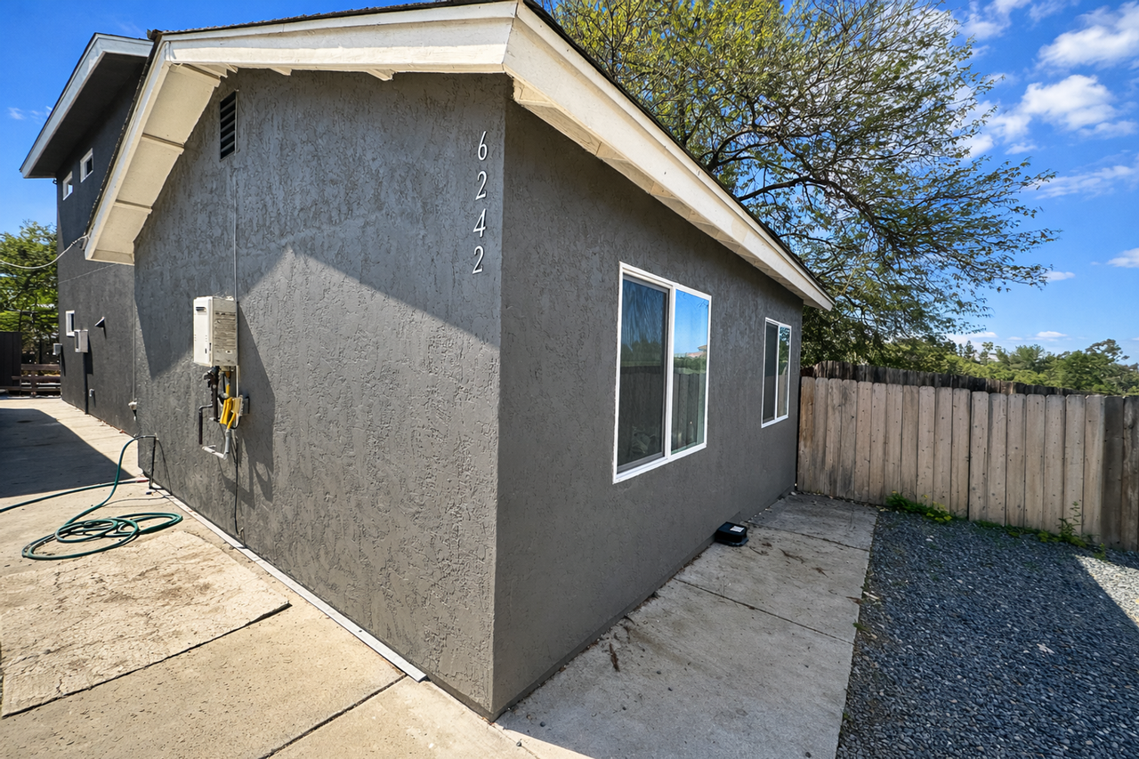 6242 Adobe Dr - Photo 2 of 16