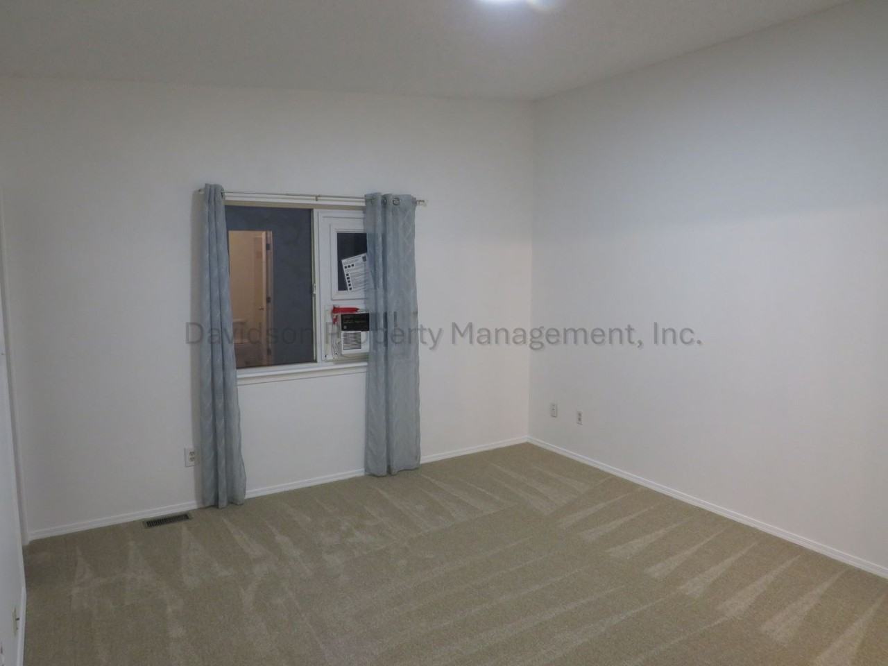 2135 W Platte Ave - Photo 6 of 11