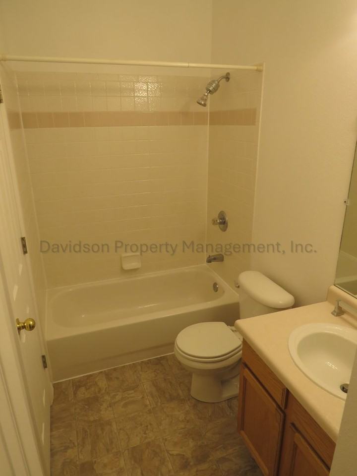 2135 W Platte Ave - Photo 7 of 11