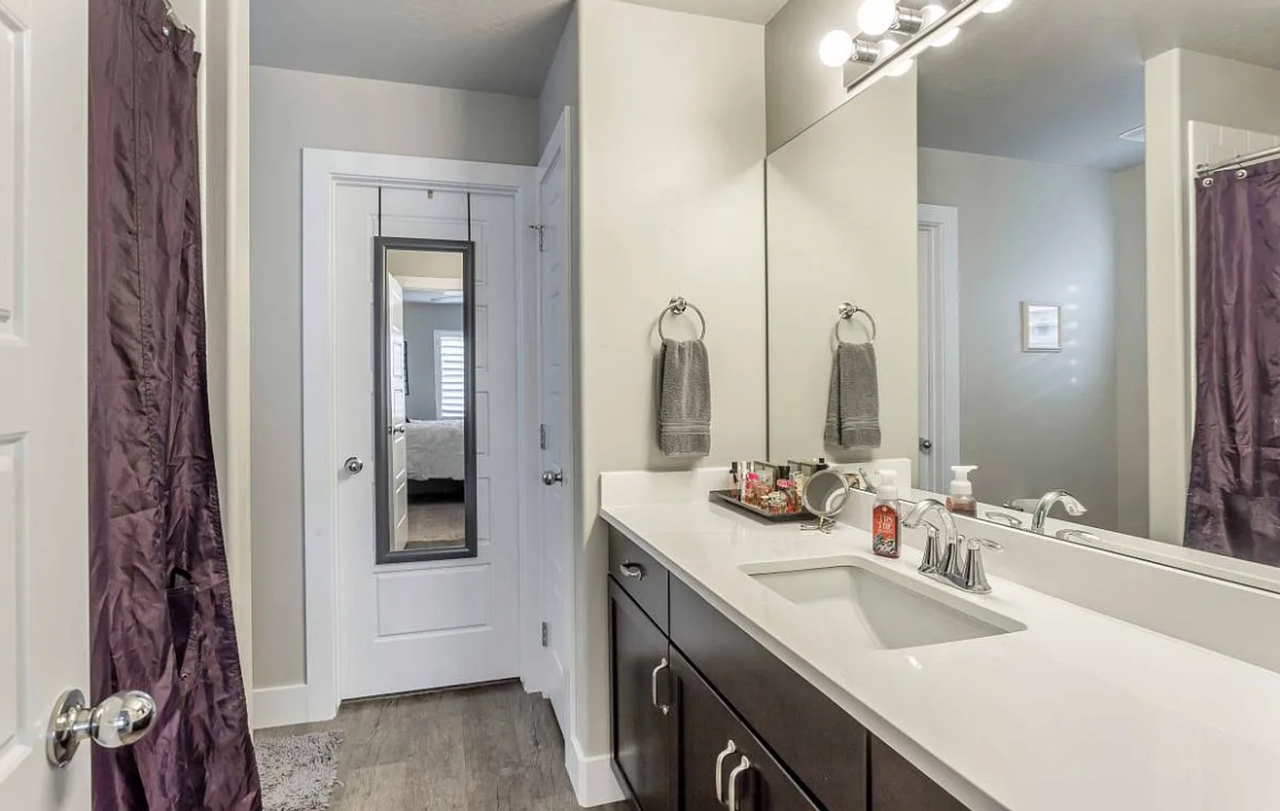 644 S 2310 W - Photo 7 of 14