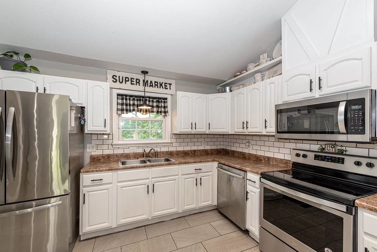 2152 Ridgecrest Dr - Photo 3 of 23