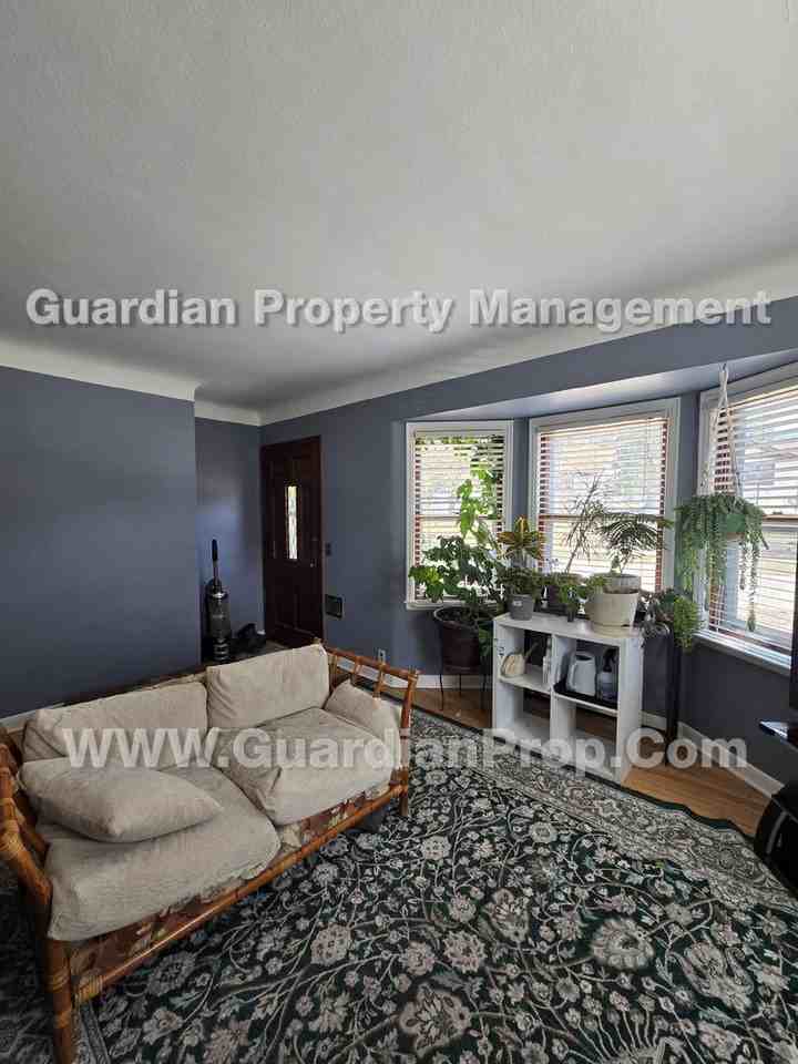 3300 Lincoln St Ne - Photo 2 of 20