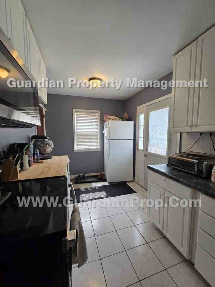 3300 Lincoln St Ne - Photo 5 of 20