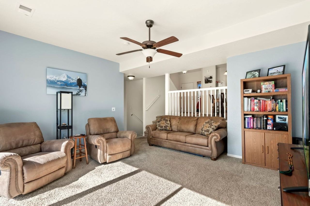 2308 Thoreau Dr - Photo 5 of 33