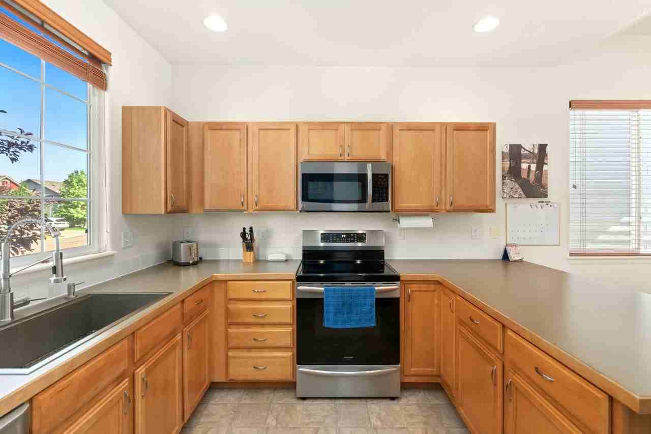 2308 Thoreau Dr - Photo 7 of 33