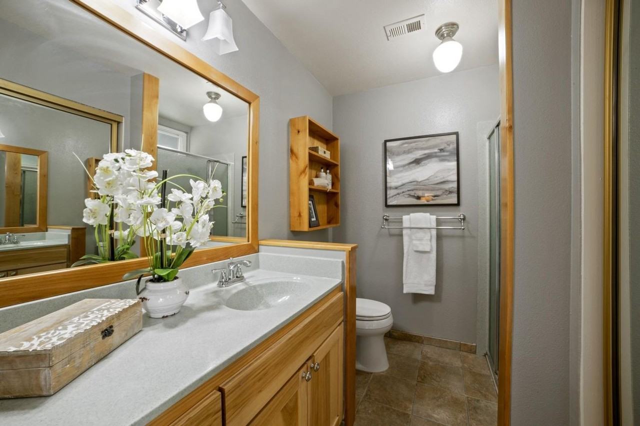 5140 Oak Point Way - Photo 7 of 24