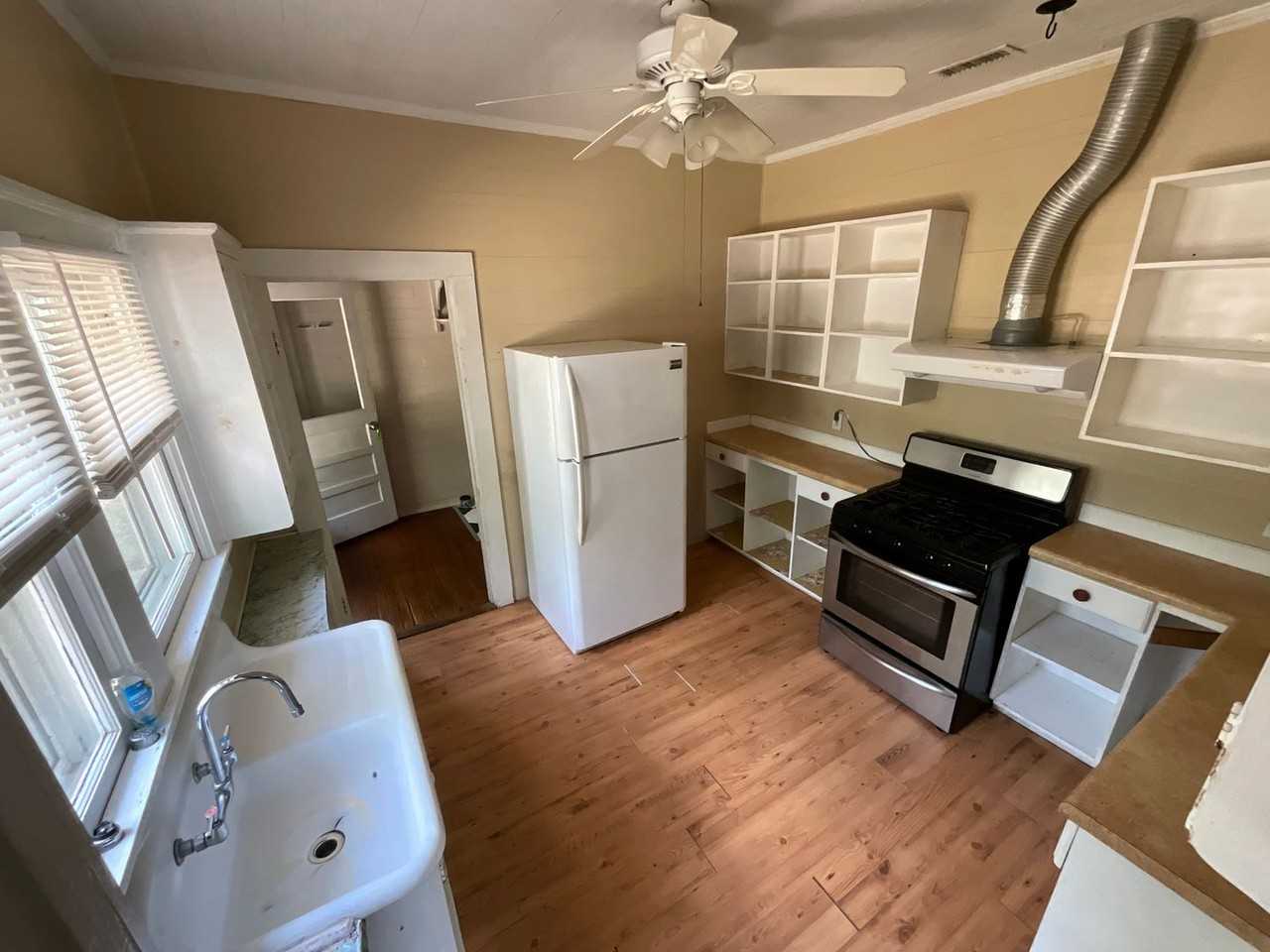 418 Satsuma Rd W - Photo 3 of 12