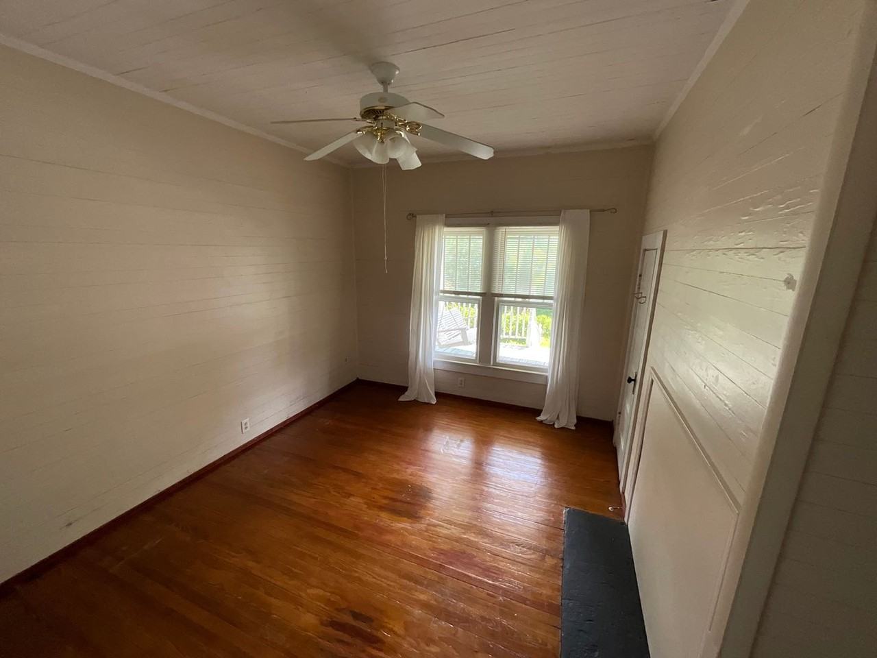418 Satsuma Rd W - Photo 7 of 12