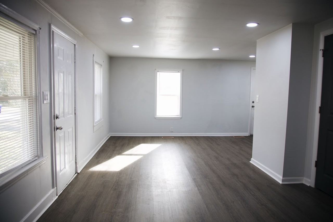 2017 Central St Nw - Photo 4 of 10