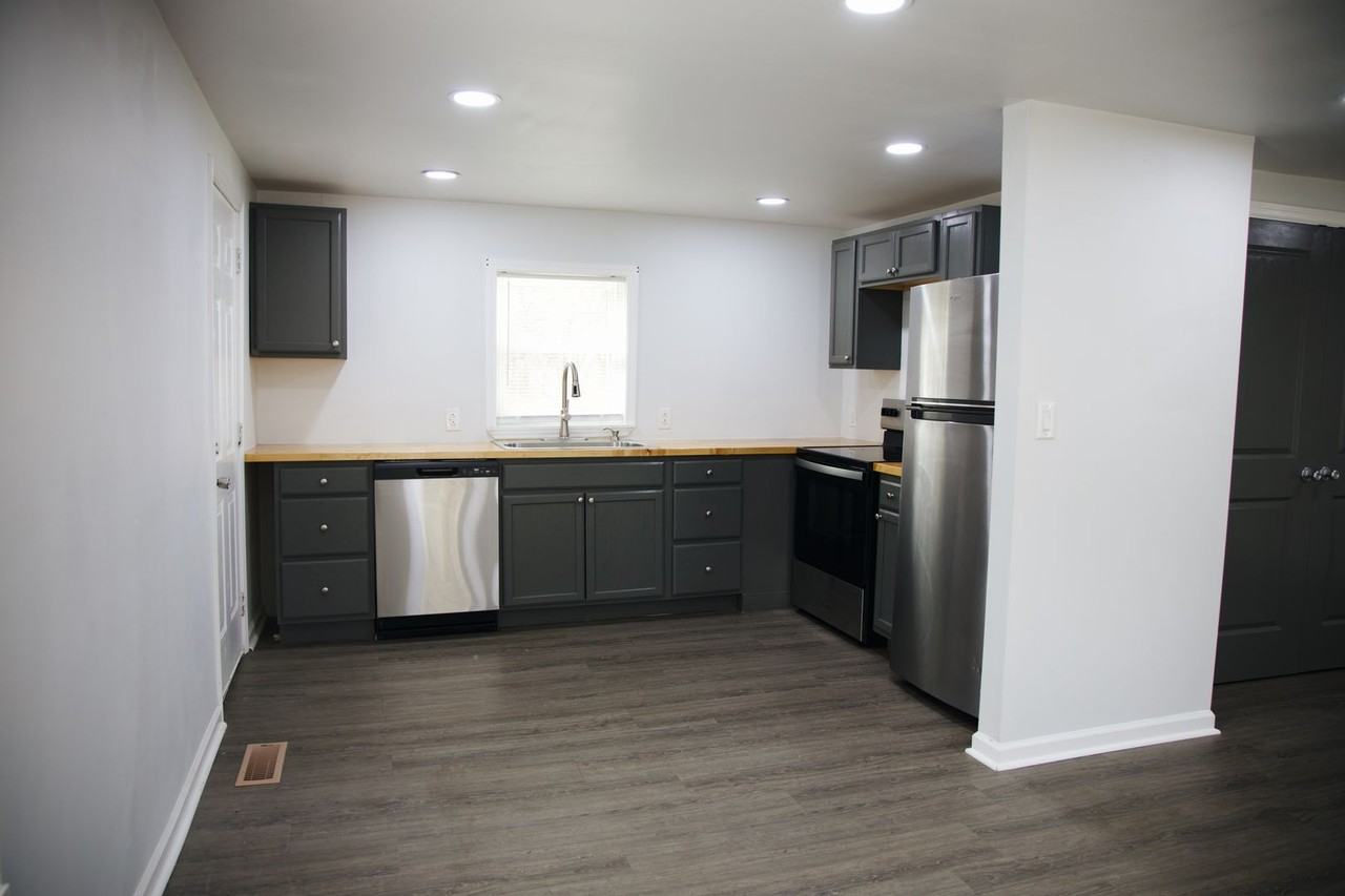 2017 Central St Nw - Photo 5 of 10