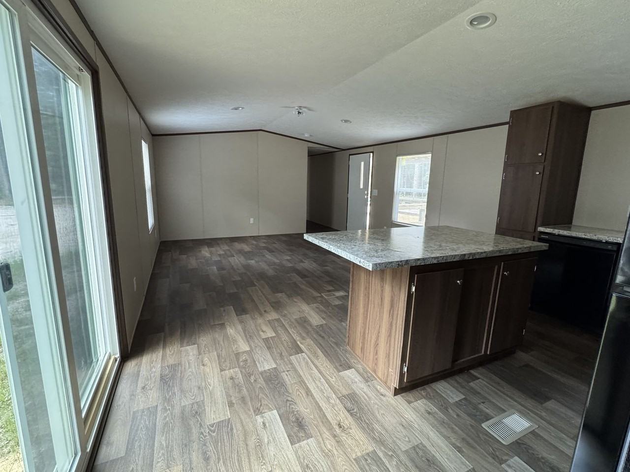 193 Newsome Rd - Photo 5 of 9