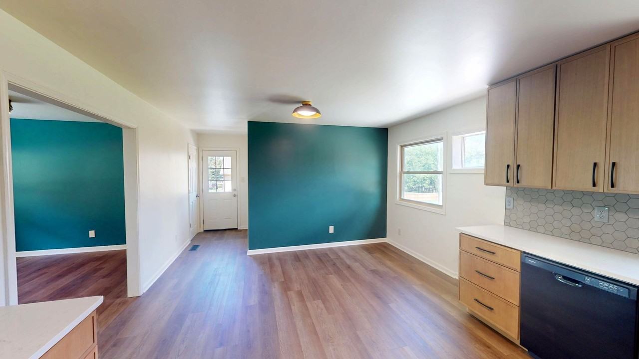 424 Bridge View Rd - Photo 6 of 18