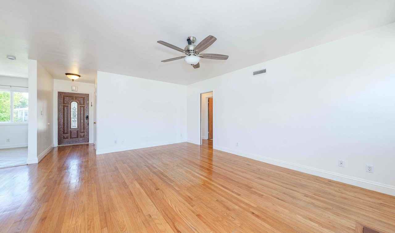 7645 Glencliff Dr - Photo 4 of 25