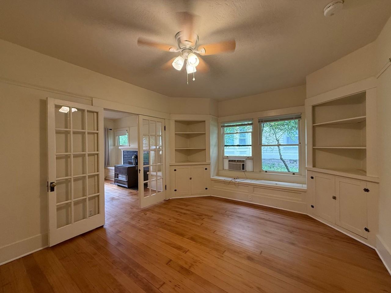 109 4th St - Photo 6 of 14