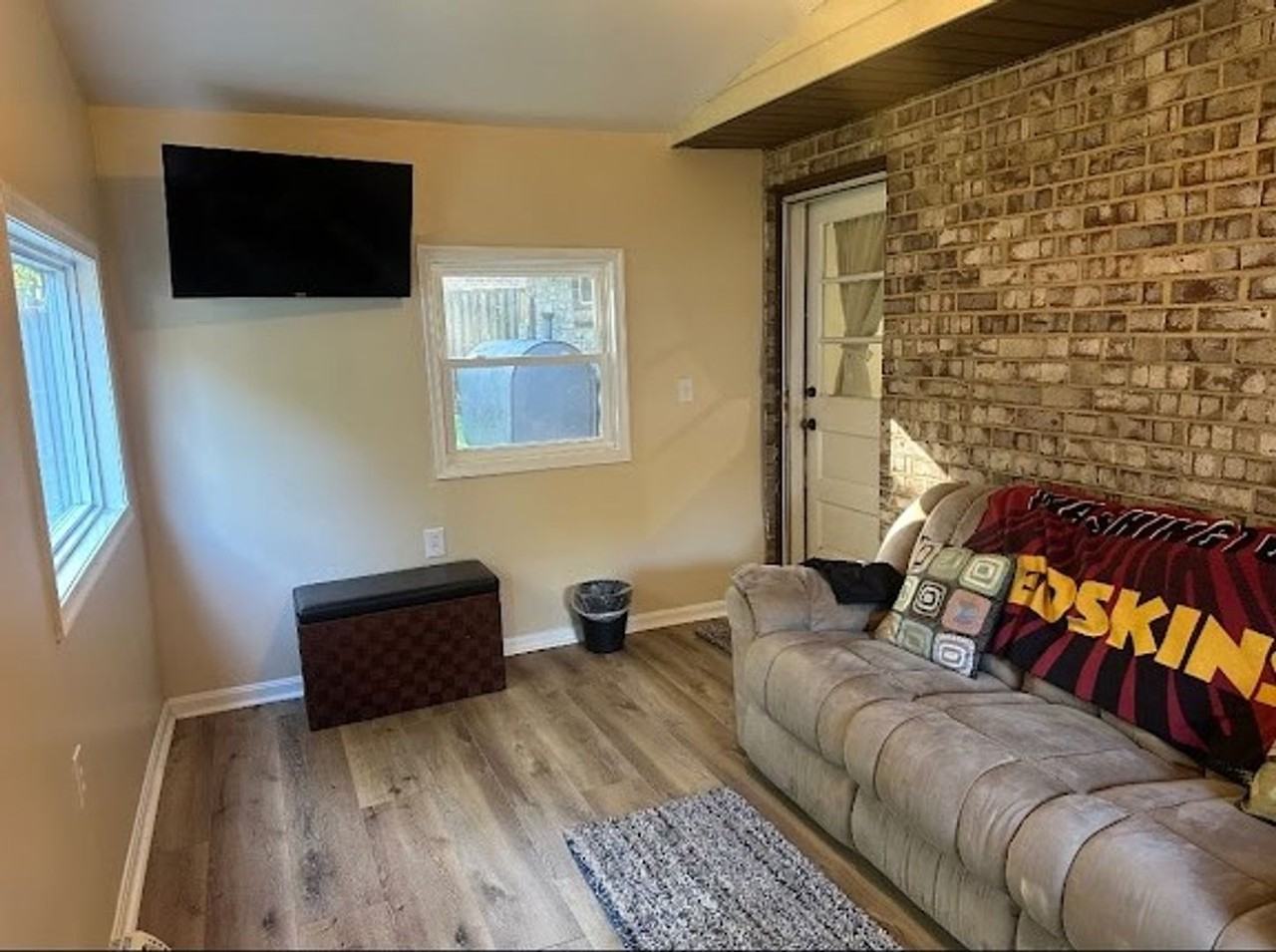 4201 Kilbourne Dr - Photo 5 of 10