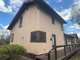 featured image of 123 7th St