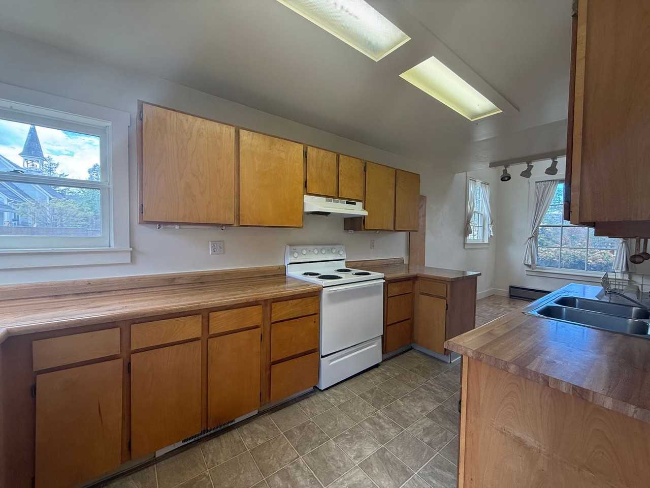 123 7th St - Photo 7 of 17