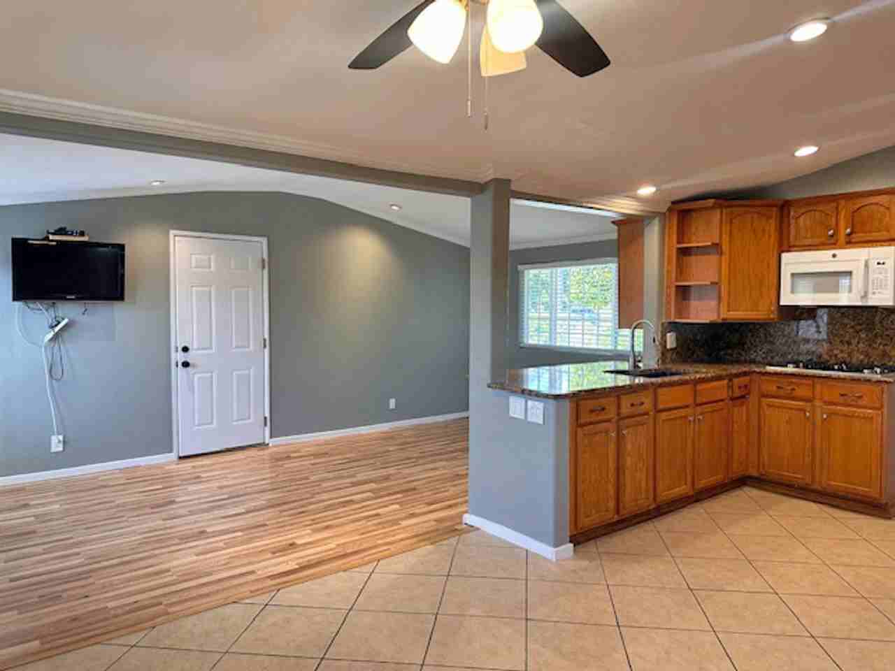 909 S Elliott Pl - Photo 6 of 18