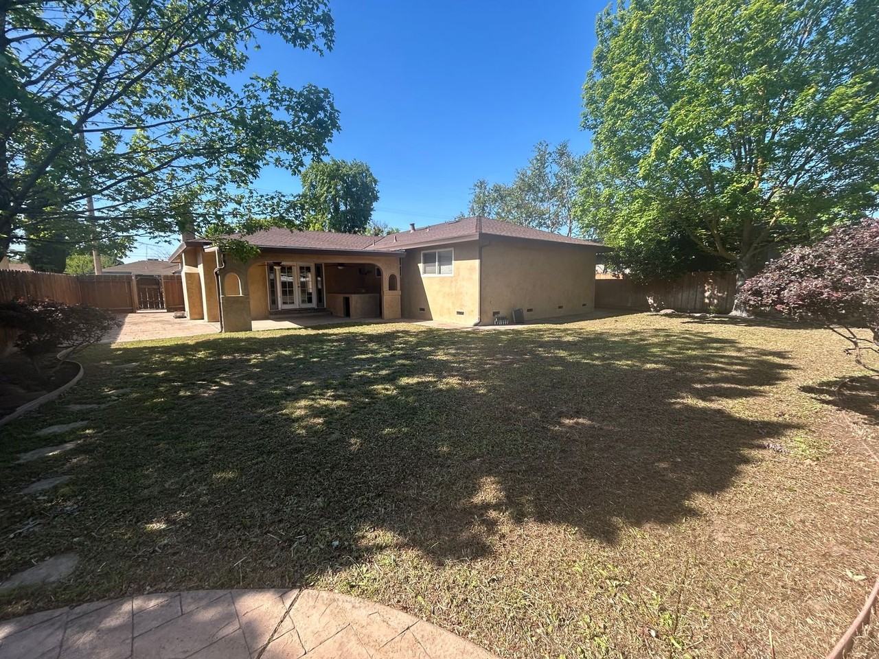 1329 Schulenberg Ave - Photo 3 of 4