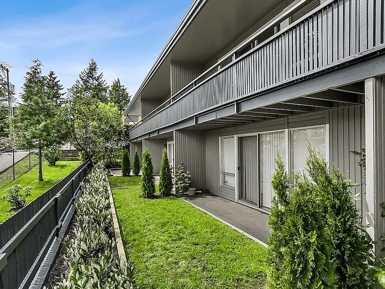 Van Lloyd Apartments - Photo 7 of 12