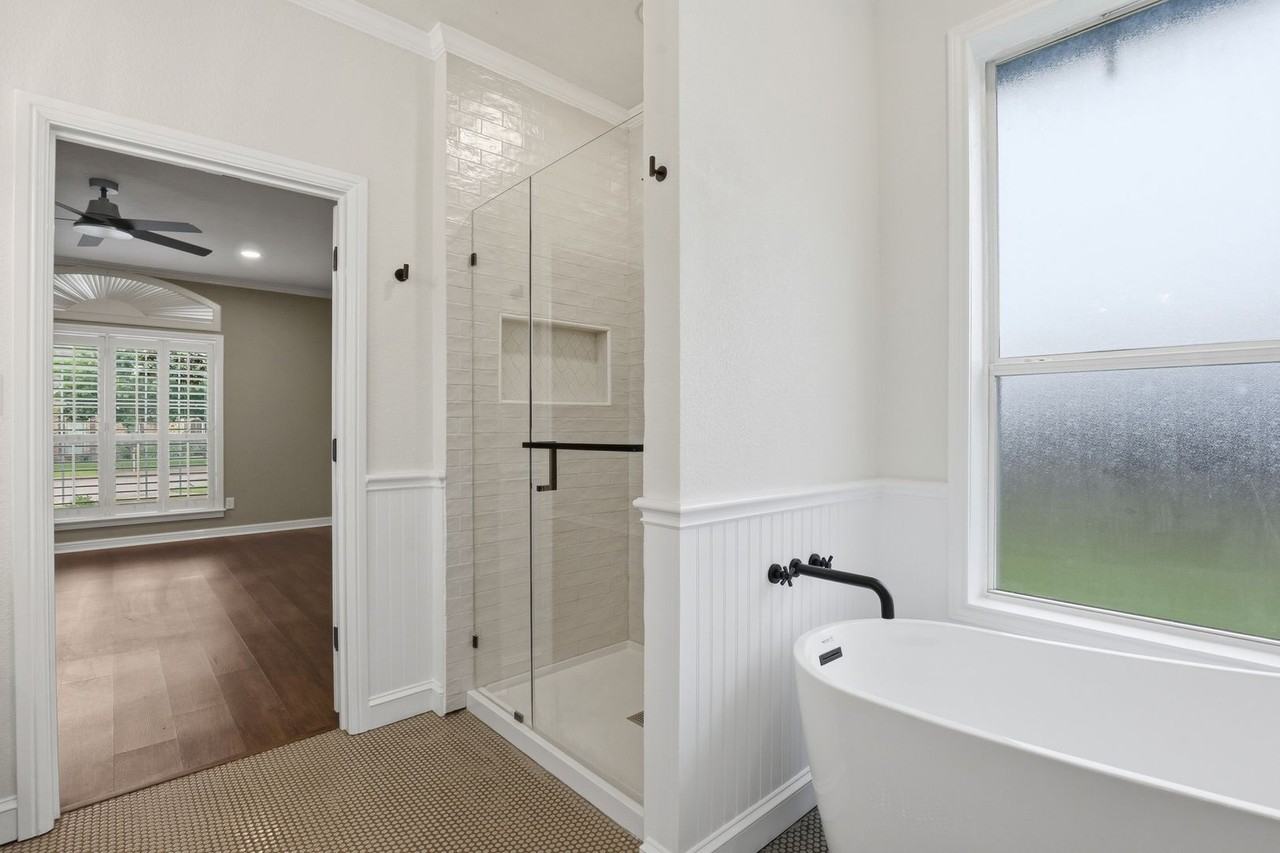 1404 Chaucer Dr - Photo 7 of 31