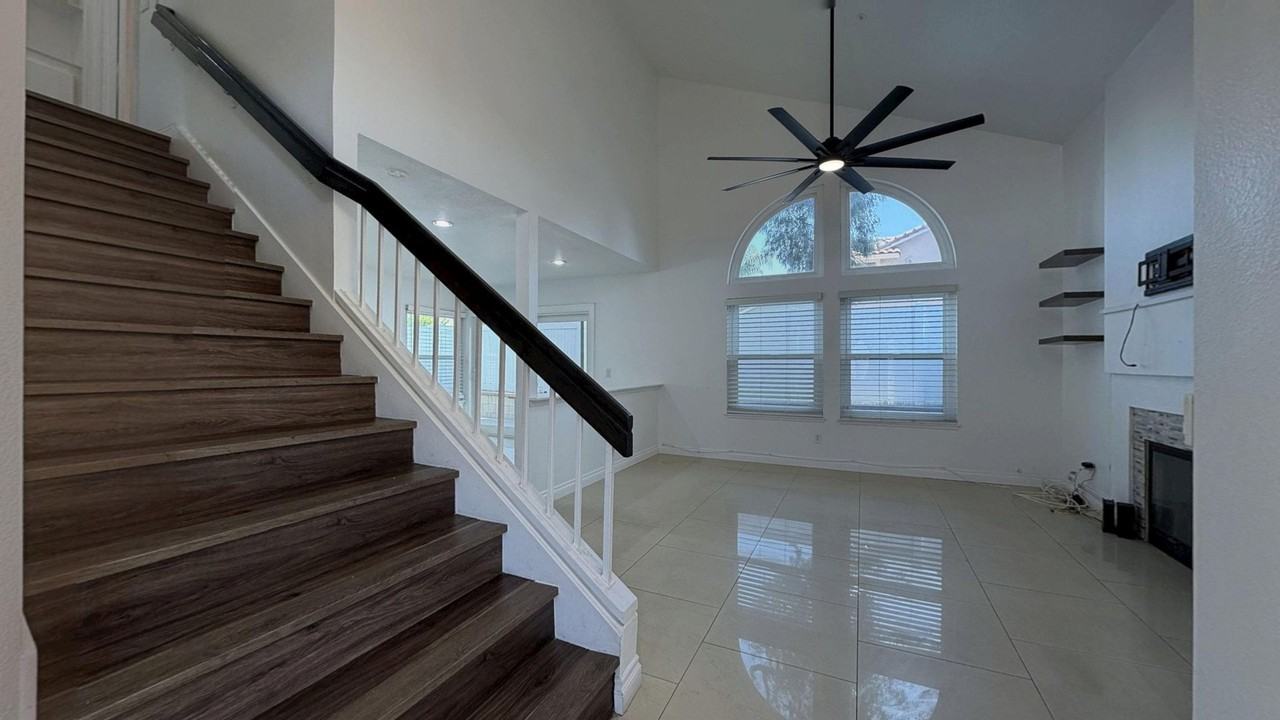 13632 Cabrillo Ct - Photo 2 of 27