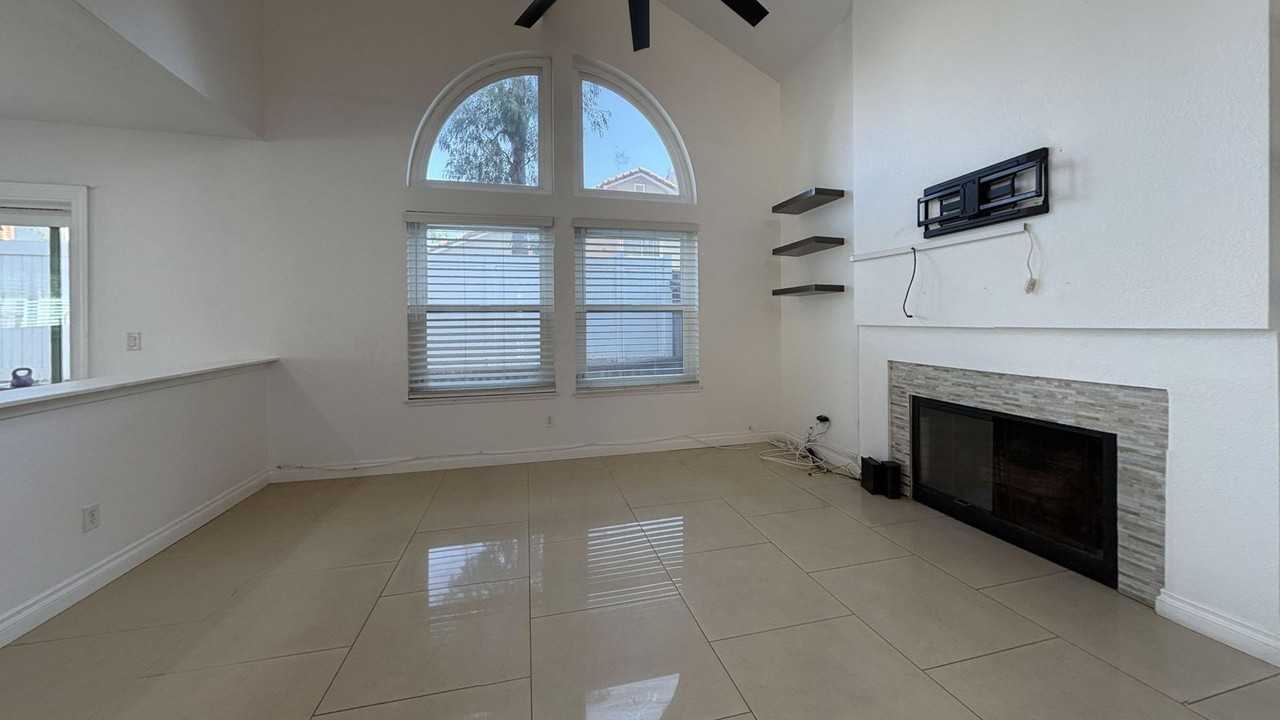 13632 Cabrillo Ct - Photo 4 of 27