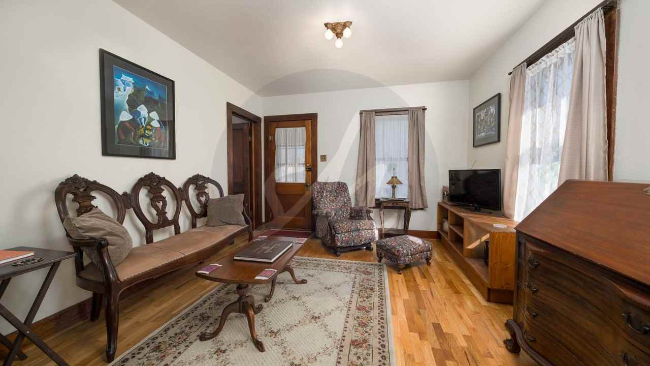 615 E Washington St - Photo 2 of 13