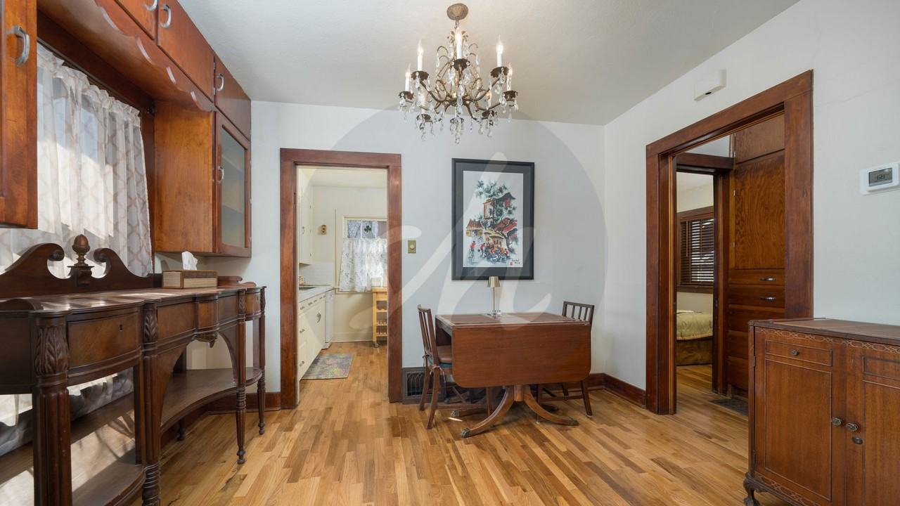 615 E Washington St - Photo 3 of 13