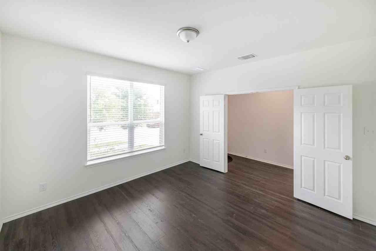 1101 Arbor Acres Loop - Photo 2 of 18