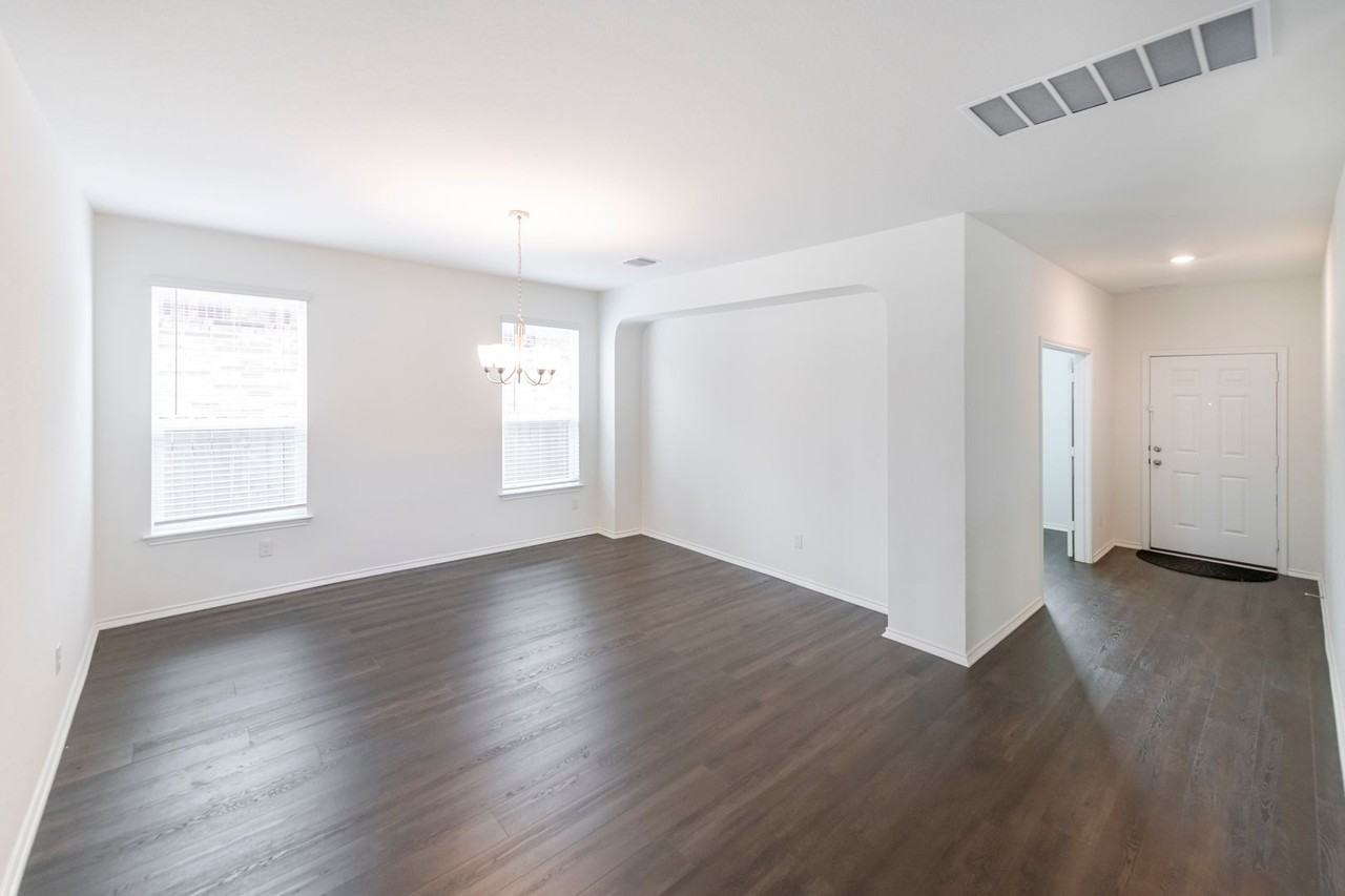 1101 Arbor Acres Loop - Photo 3 of 18