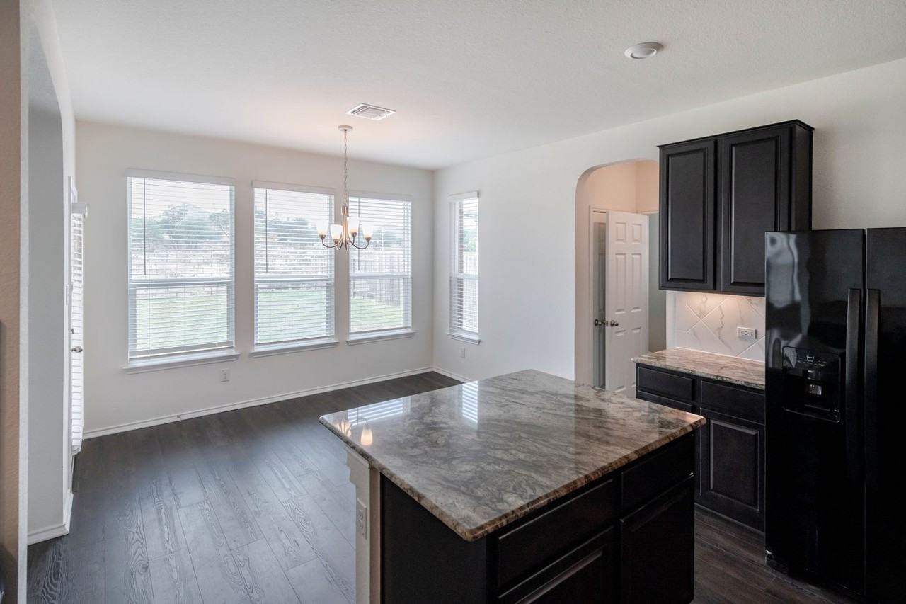 1101 Arbor Acres Loop - Photo 6 of 18