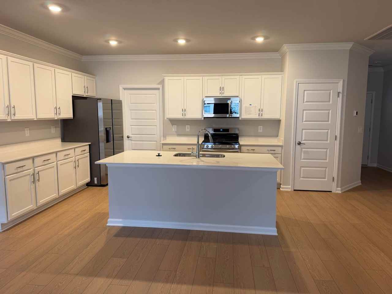 6061 Gardner Maples Dr - Photo 2 of 7