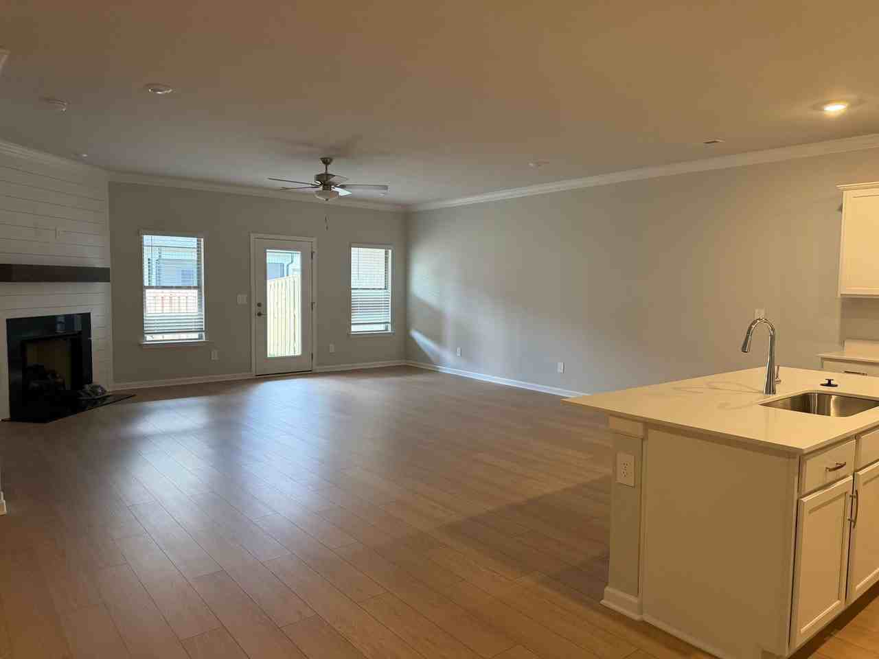 6061 Gardner Maples Dr - Photo 3 of 7