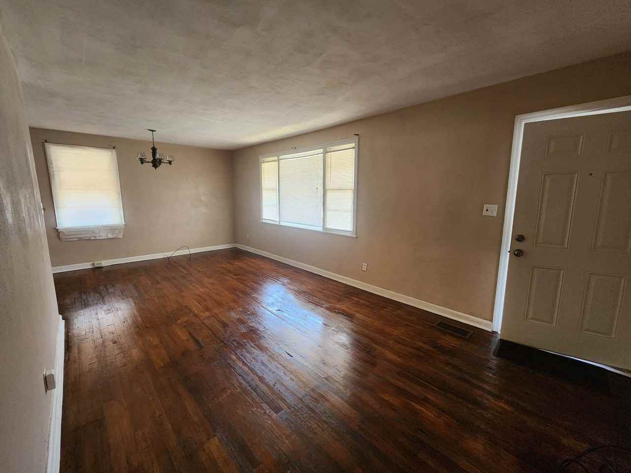 3128 Carver St - Photo 2 of 15