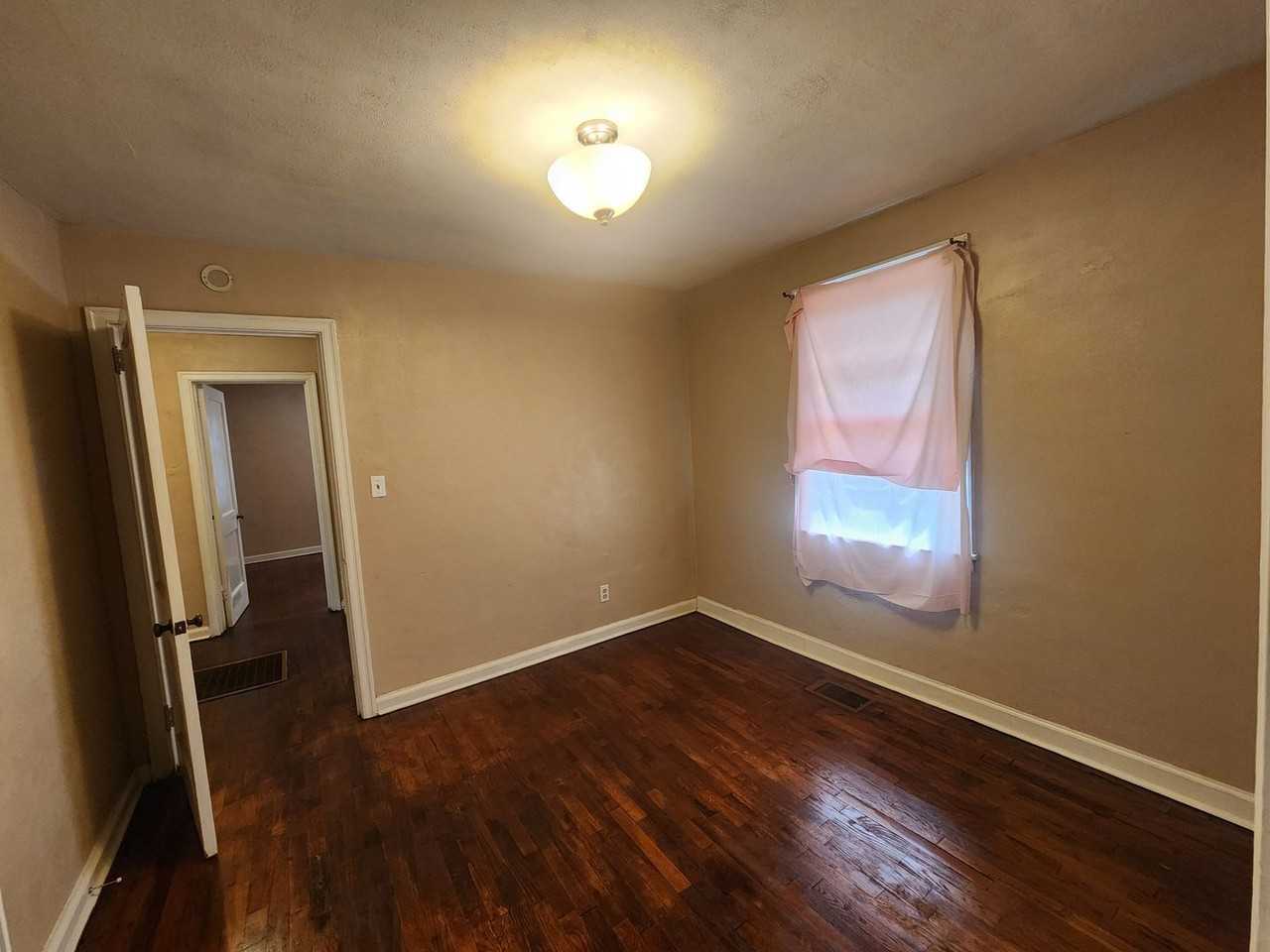 3128 Carver St - Photo 7 of 15