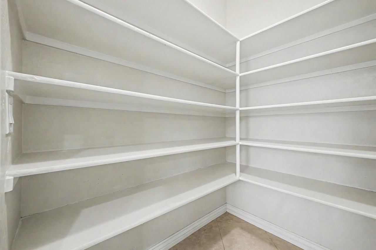 8425 W Northview Ave - Photo 7 of 29