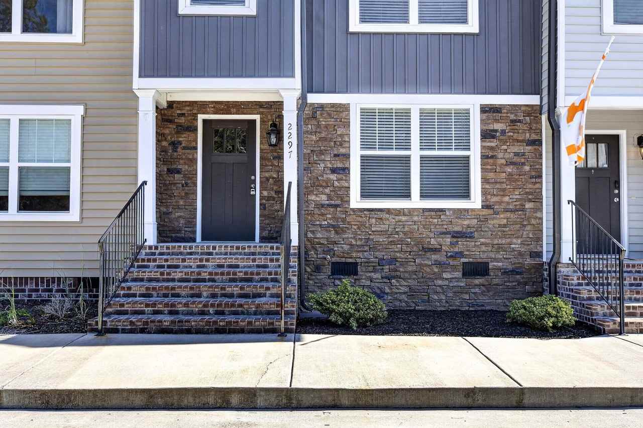 2297 Shady Ln Ne - Photo 3 of 29