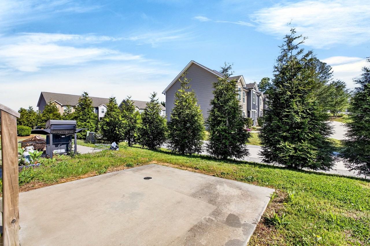 2297 Shady Ln Ne - Photo 5 of 29